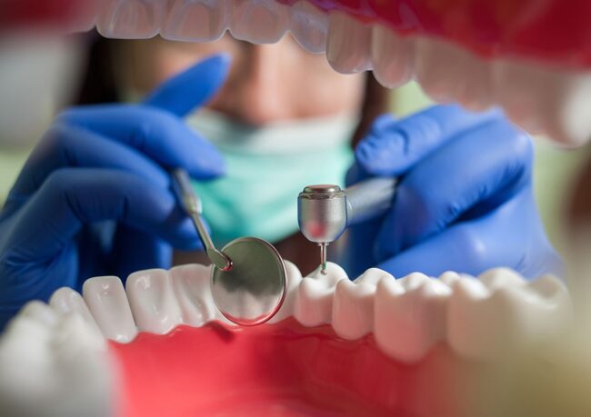 clinica dental cerca de Villanueva de la Cañada - dientes