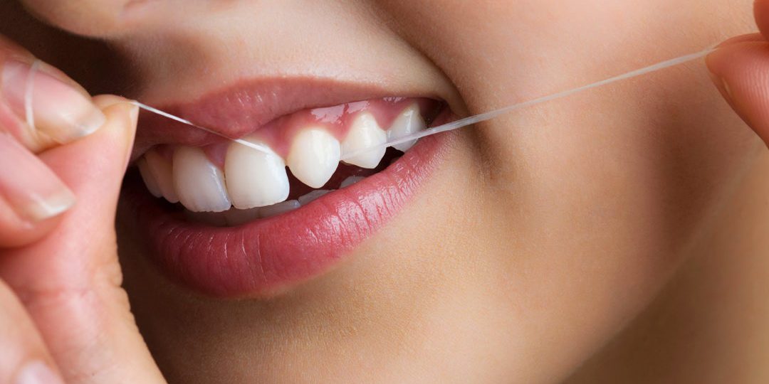 letal Fabricación Adepto Uso y beneficios del hilo dental - Like Dental
