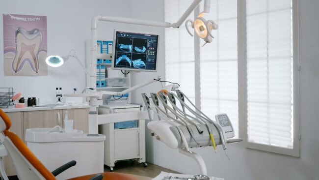 clinica dental villanueva de la cañada - consultorio-