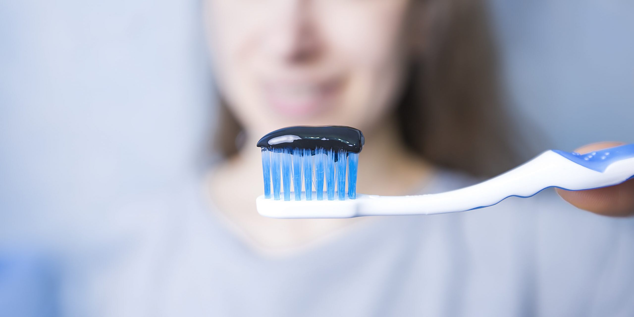 por qué no es bueno blanquear los dientes con carbon activo – mujer- por qué no es bueno blanquear los dientes con carbon activo - mujer-