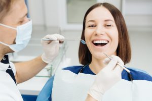 dentista cerca de Majadahonda - revisiÃ³n dental mujer