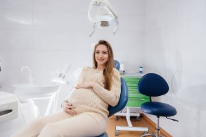 clÃ­nica dental Majadahonda - embarazada en consultorio