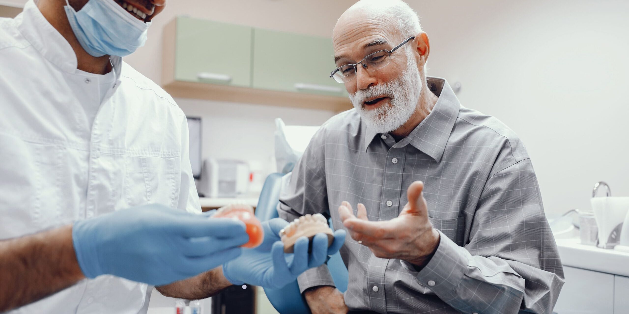Tipos de prótesis dentales – explicacion del tratamiento Tipos de prótesis dentales - explicacion del tratamiento