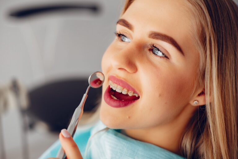 ortodoncia en Majadahonda – chica rubia revision ortodoncia en Majadahonda - chica rubia revision