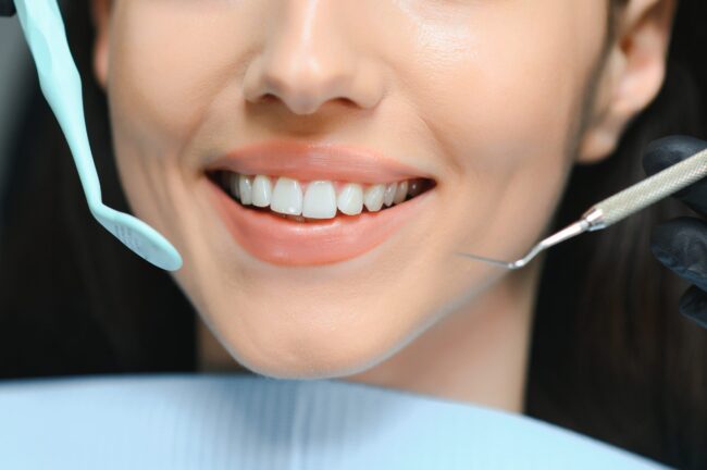 dentistas en Brunete - chica dentista sonrisa bonita