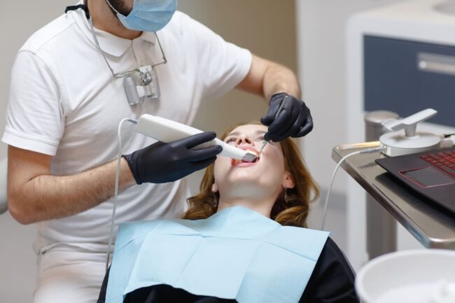 importancia de acudir a una limpieza dental anual -mantenimiento