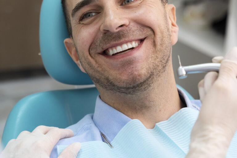 odontología-estética-en-brunete-hombre odontología-estética-en-brunete-hombre