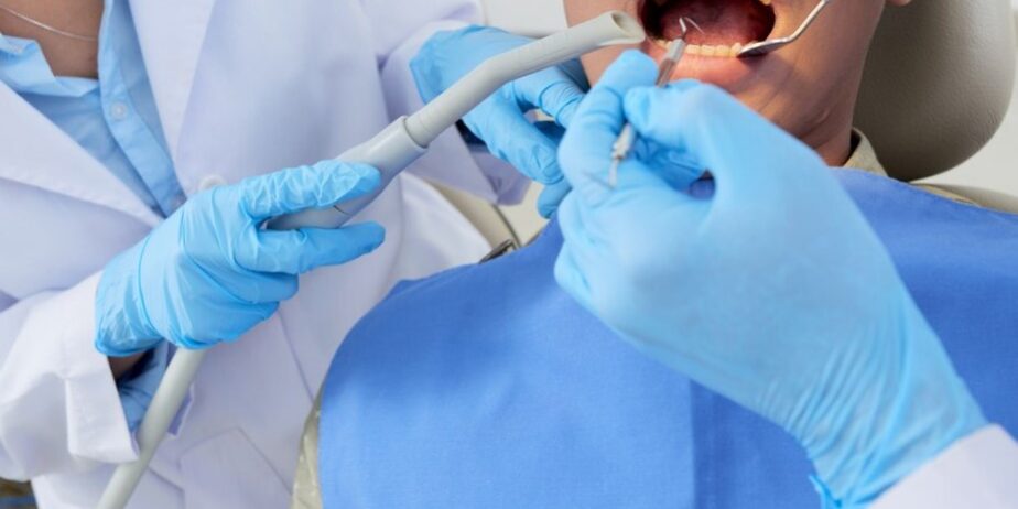 Limpieza dental en Majadahonda-hombre