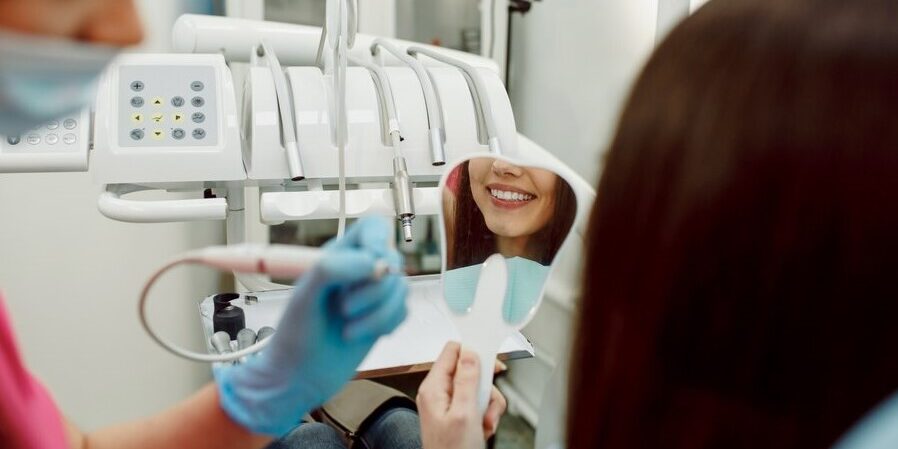 odontología general en Villanueva del pardillo- espejo odontología general en Villanueva del pardillo- espejo