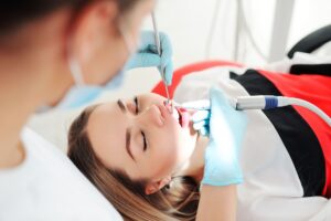 clinica dental en villanueva de la cañada - limpieza