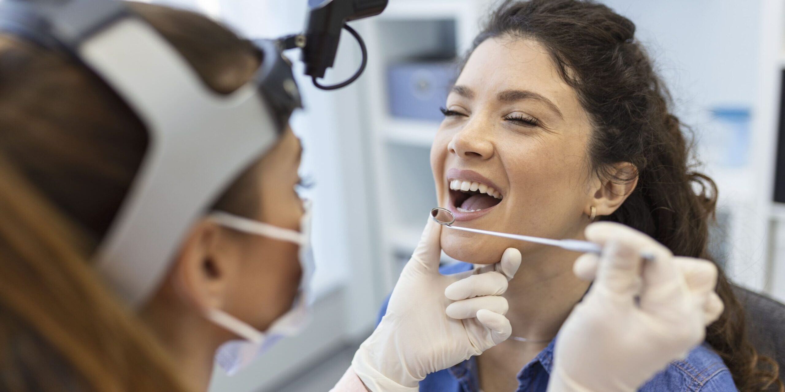 clinica dental en villanueva de la cañada - revision profesional